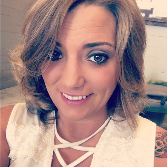 Meet your Posher, Jessica - Picture 1 of 1